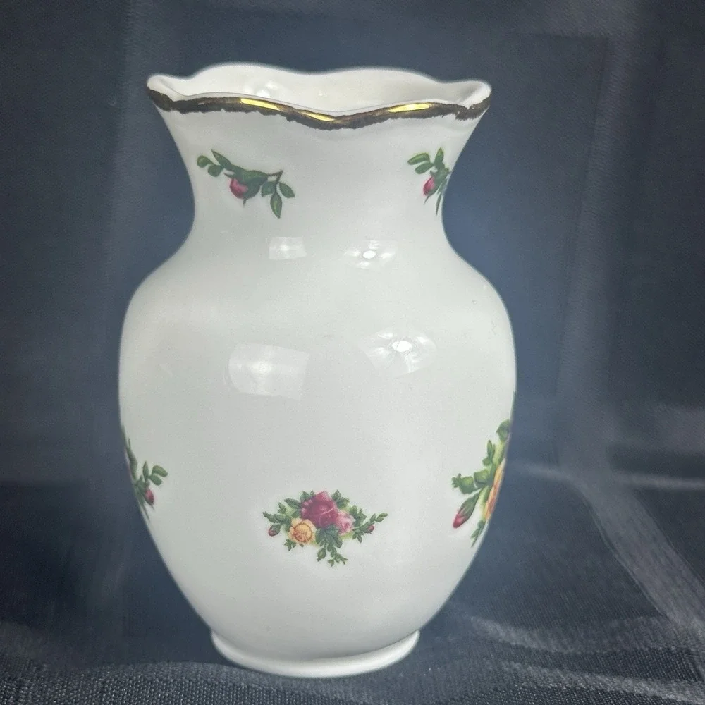 Royal Albert  Old Country Roses Small Bud Vase Mini Gold Trim
